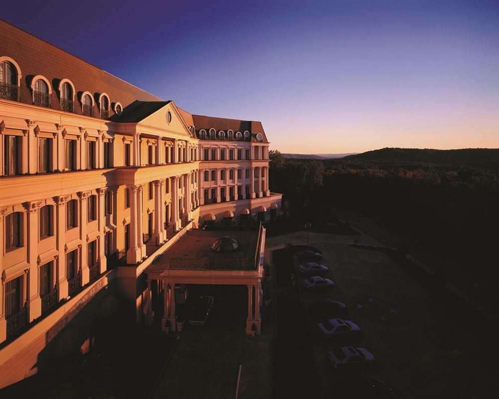 Отель Nemacolin Farmington Экстерьер фото