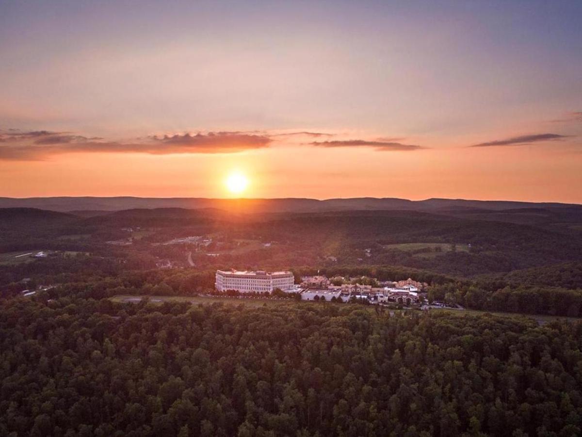 Отель Nemacolin Farmington Экстерьер фото